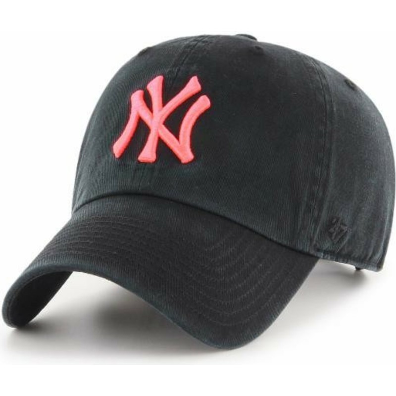 casquette-courbee-noire-avec-logo-rose-new-york-yankees-mlb-clean-up-47-brand