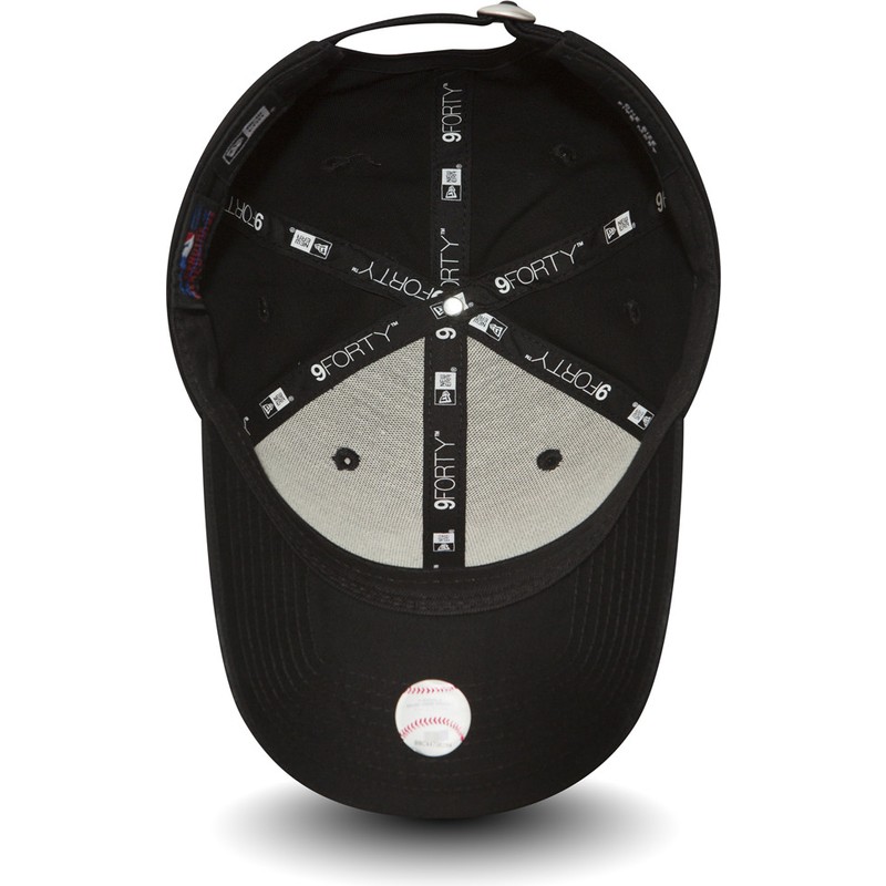 casquette-courbee-noire-ajustable-9forty-essential-new-york-yankees-mlb-new-era