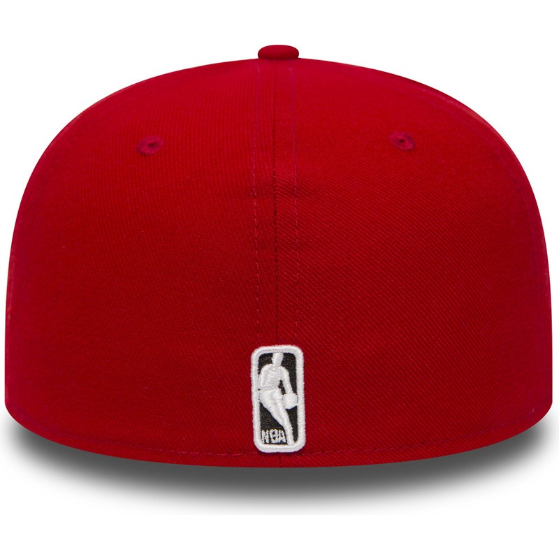 casquette-plate-rouge-ajustee-59fifty-essential-chicago-bulls-nba-new-era