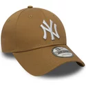 casquette-courbee-marron-claire-ajustable-9forty-essential-new-york-yankees-mlb-new-era