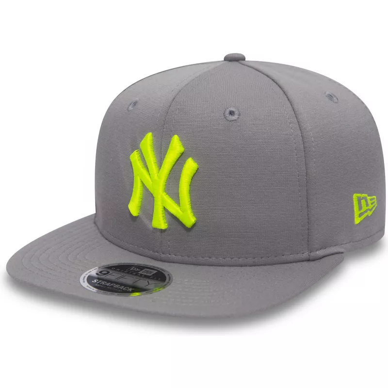casquette-plate-grise-snapback-avec-logo-vert-9fifty-pull-pop-new-york-yankees-mlb-new-era