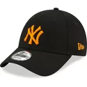 casquette-courbee-noire-ajustable-avec-logo-orange-9forty-league-essential-neon-new-york-yankees-mlb-new-era