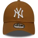casquette-courbee-marron-wheat-ajustable-9forty-league-essential-new-york-yankees-mlb-new-era