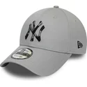 casquette-courbee-grise-ajustable-avec-logo-camouflage-9forty-camo-infill-new-york-yankees-mlb-new-era