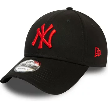 Casquette courbée noire ajustable avec logo rouge 9FORTY League Essential New York Yankees MLB New Era