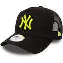 casquette-trucker-noire-avec-logo-jaune-league-essential-a-frame-new-york-yankees-mlb-new-era