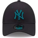 casquette-courbee-bleue-marine-ajustable-avec-logo-bleu-9forty-league-essential-new-york-yankees-mlb-new-era