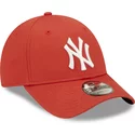 casquette-courbee-rouge-fonce-ajustable-9forty-league-essential-new-york-yankees-mlb-new-era