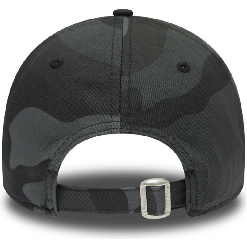casquette-courbee-camouflage-noire-ajustable-avec-logo-noir-9forty-league-essential-new-york-yankees-mlb-new-era