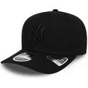 casquette-courbee-noire-snapback-avec-logo-noir-9fifty-tonal-stretch-snap-new-york-yankees-mlb-new-era