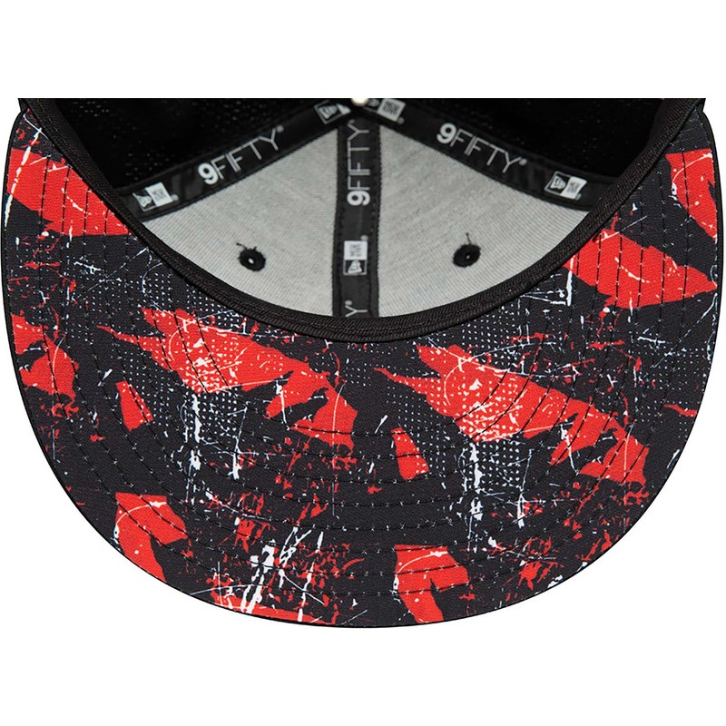 casquette-plate-noire-snapback-avec-logo-rouge-9fifty-print-infill-chicago-bulls-nba-new-era