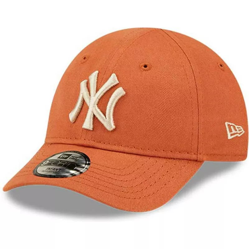 casquette-courbee-orange-ajustable-pour-bambin-avec-logo-beige-9forty-league-essential-new-york-yankees-mlb-new-era