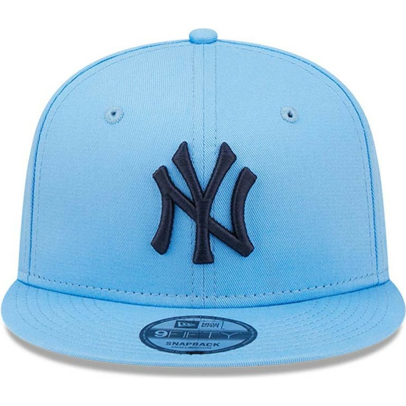 casquette-plate-bleue-snapback-avec-logo-bleu-9fifty-league-essential-new-york-yankees-mlb-new-era