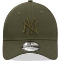 casquette-courbee-verte-snapback-avec-logo-vert-9forty-league-essential-new-york-yankees-mlb-new-era