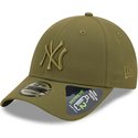casquette-courbee-verte-snapback-avec-logo-vert-9forty-repreve-new-york-yankees-mlb-new-era