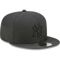 casquette-plate-noire-snapback-avec-logo-noir-9fifty-gore-tex-new-york-yankees-mlb-new-era