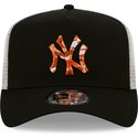 casquette-trucker-noire-et-blanche-avec-logo-orange-a-frame-seasonal-infill-new-york-yankees-mlb-new-era
