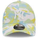 casquette-courbee-verte-ajustable-9forty-all-over-print-seasonal-new-york-yankees-mlb-new-era