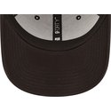 casquette-courbee-noire-ajustable-avec-logo-violet-9forty-neon-outline-los-angeles-lakers-nba-new-era