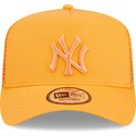 casquette-trucker-orange-avec-logo-orange-a-frame-tonal-mesh-new-york-yankees-mlb-new-era