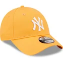 casquette-courbee-orange-claire-ajustable-9forty-league-essential-new-york-yankees-mlb-new-era