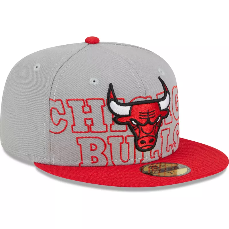 casquette-plate-grise-et-rouge-ajustee-59fifty-draft-edition-2023-chicago-bulls-nba-new-era