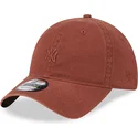 casquette-courbee-marron-ajustable-avec-logo-marron-9twenty-mini-logo-new-york-yankees-mlb-new-era