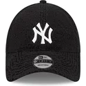 casquette-courbee-noire-ajustable-9forty-teddy-new-york-yankees-mlb-new-era