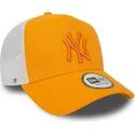 casquette-trucker-orange-et-blanche-avec-logo-orange-a-frame-league-essential-new-york-yankees-mlb-new-era