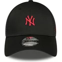 casquette-courbee-noire-ajustable-avec-logo-rouge-9forty-home-field-new-york-yankees-mlb-new-era