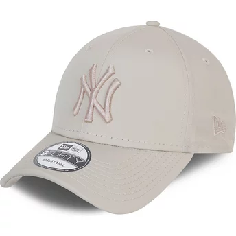 Casquette courbée beige ajustable avec logo beige 9FORTY League Essential Poly New York Yankees MLB New Era