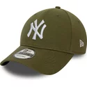 casquette-courbee-verte-ajustable-9forty-pull-essential-new-york-yankees-mlb-new-era