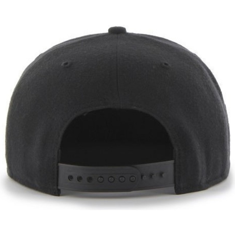 casquette-plate-noire-snapback-avec-logo-noire-boston-red-sox-mlb-sure-shot-47-brand