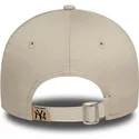casquette-courbee-beige-ajustable-pour-femme-9forty-floral-new-york-yankees-mlb-new-era