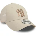 casquette-trucker-beige-avec-logo-beige-9forty-home-field-new-york-yankees-mlb-new-era