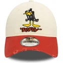 casquette-courbee-beige-et-rouge-ajustable-9twenty-washed-daffy-duck-looney-tunes-new-era