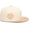 casquette-plate-beige-et-marron-ajustee-59fifty-side-patch-new-york-yankees-mlb-new-era