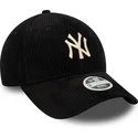 casquette-courbee-noire-ajustable-pour-femme-avec-logo-beige-9forty-cord-new-york-yankees-mlb-new-era