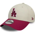 casquette-courbee-beige-et-rouge-ajustable-avec-logo-rouge-9forty-world-series-patch-los-angeles-dodgers-mlb-new-era