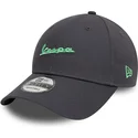 casquette-courbee-grise-ajustable-avec-logo-vert-9forty-side-print-vespa-piaggio-new-era