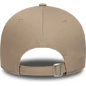 casquette-courbee-marron-claire-ajustable-avec-logo-marron-9forty-league-essential-new-york-yankees-mlb-new-era