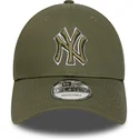 casquette-courbee-verte-ajustable-avec-logo-vert-9forty-outline-new-york-yankees-mlb-new-era