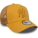 casquette-trucker-jaune-avec-logo-jaune-a-frame-league-essential-new-york-yankees-mlb-new-era