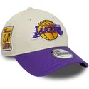 casquette-courbee-beige-et-violette-ajustable-9forty-contrast-patch-los-angeles-lakers-nba-new-era