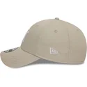 casquette-courbee-beige-ajustable-avec-logo-blanc-9forty-league-essential-new-york-yankees-mlb-new-era