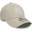 casquette-courbee-beige-ajustable-avec-logo-blanc-9forty-league-essential-new-york-yankees-mlb-new-era