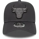 casquette-courbee-grise-snapback-avec-logo-grise-e-frame-tonal-outline-chicago-bulls-nba-new-era
