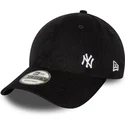 casquette-courbee-noire-ajustable-9forty-flawless-cord-new-york-yankees-mlb-new-era
