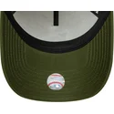 casquette-courbee-beige-et-verte-snapback-9forty-e-frame-world-series-patch-los-angeles-dodgers-mlb-new-era