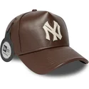 casquette-courbee-marron-ajustable-9forty-e-frame-img-leather-new-york-yankees-mlb-new-era